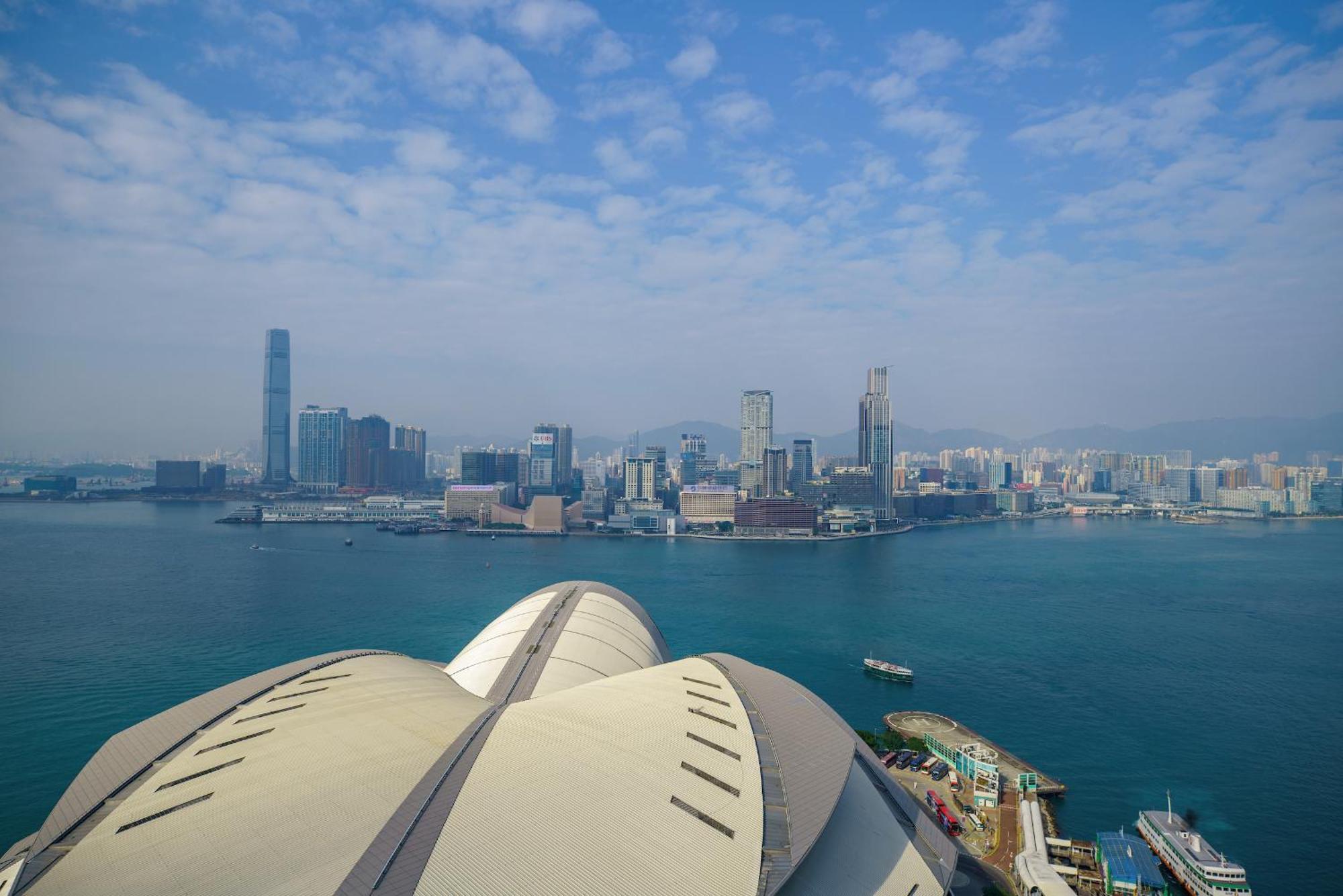 Renaissance Hong Kong Harbour View Hotel Exterior photo